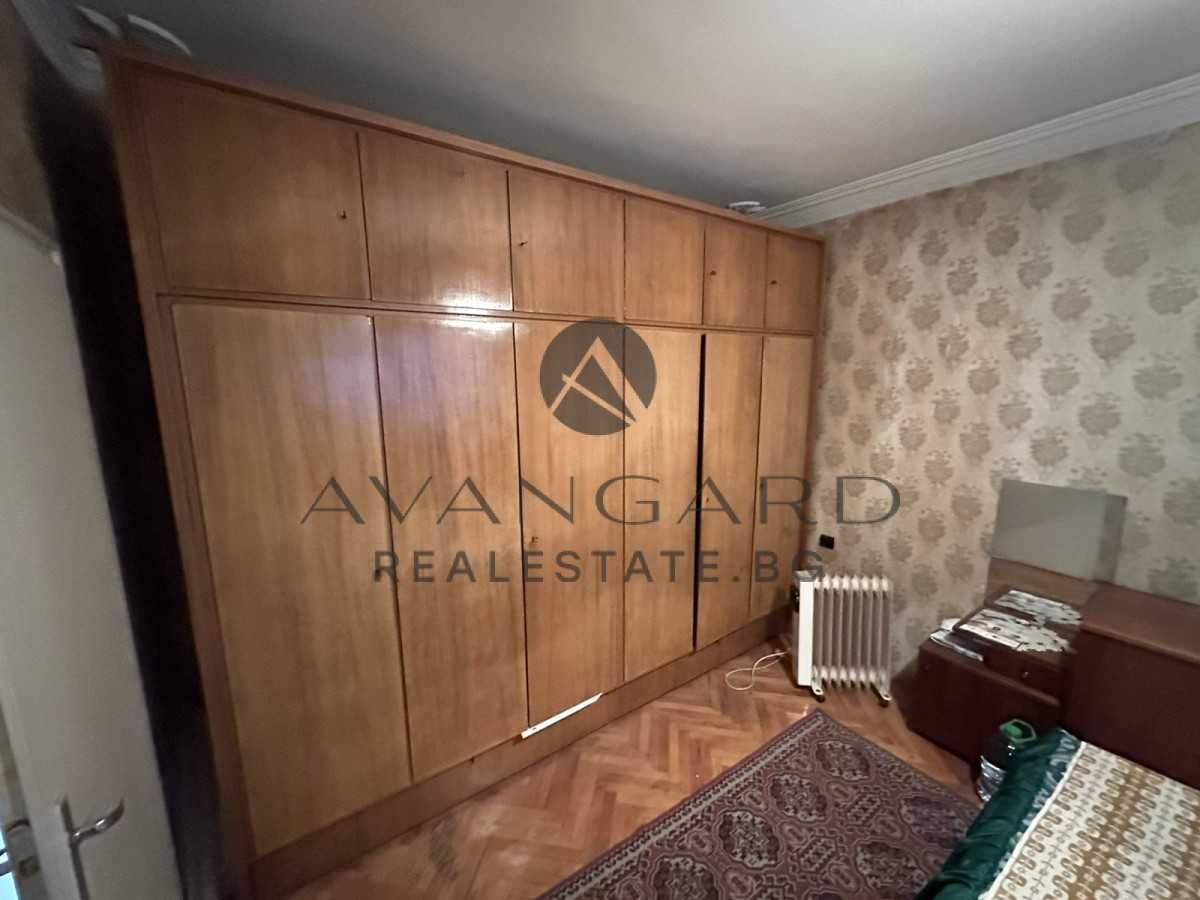Продава се Тристаен апартамент в Пловдив, Кючук Париж - 82 кв.м за 1336 €/кв.м - Снимка #8