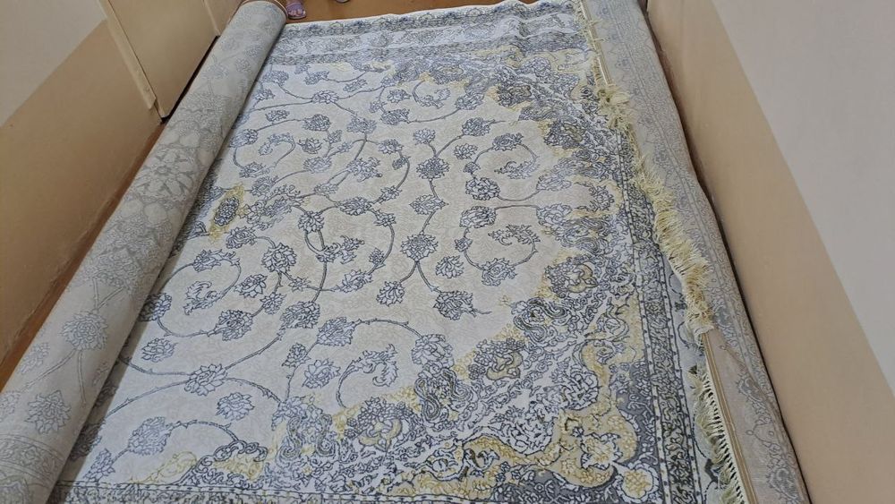 Срочно продаётся Ковёр сверкающие кварцевый