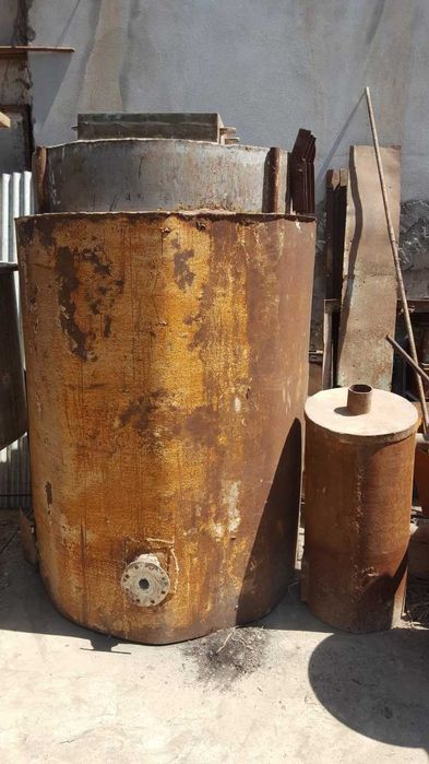 Продаю бочку из нержавейки. 1300 литр.