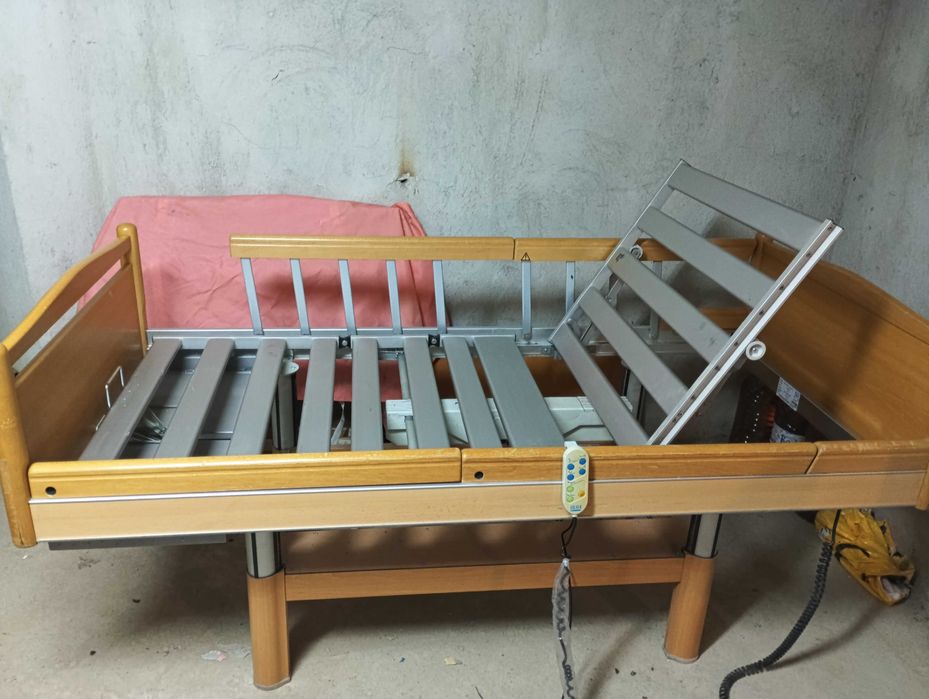 Болнично легло електрическо