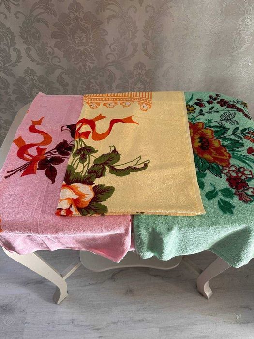 Полотенца банные , скатерть- советское