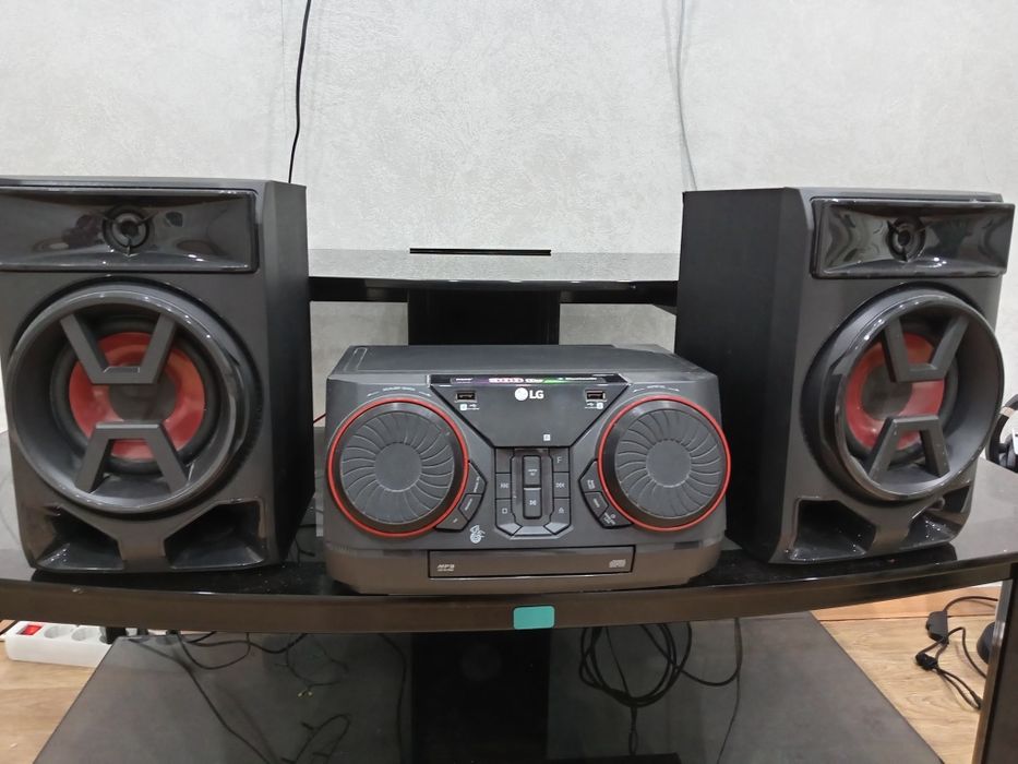Продам музыкальный центр LG