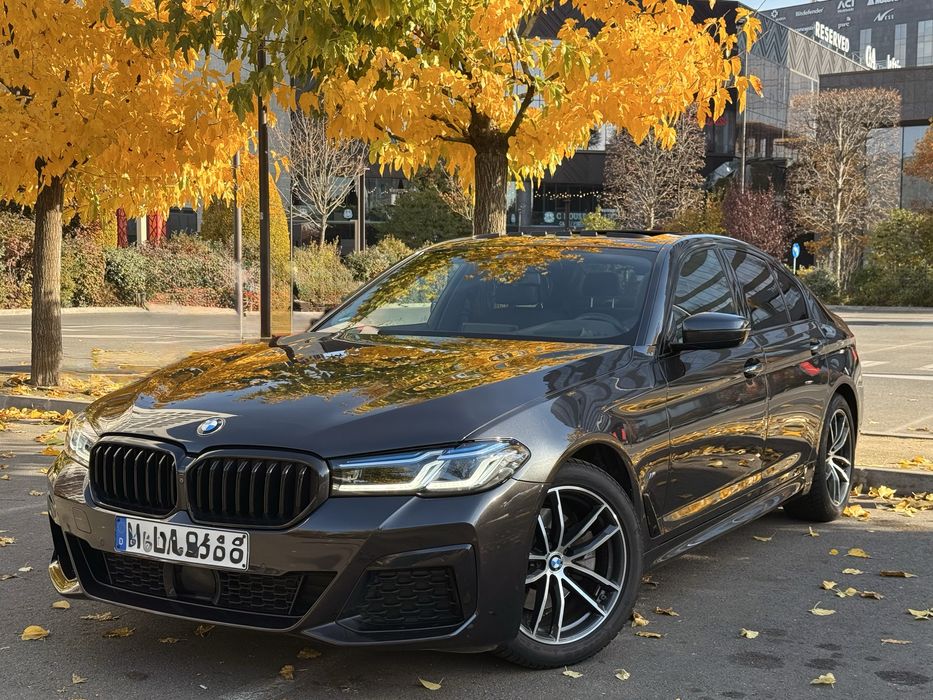 BMW G30LCI 520i MildHybrid M/Laser/Trapa/360/Garantie/Cheie display