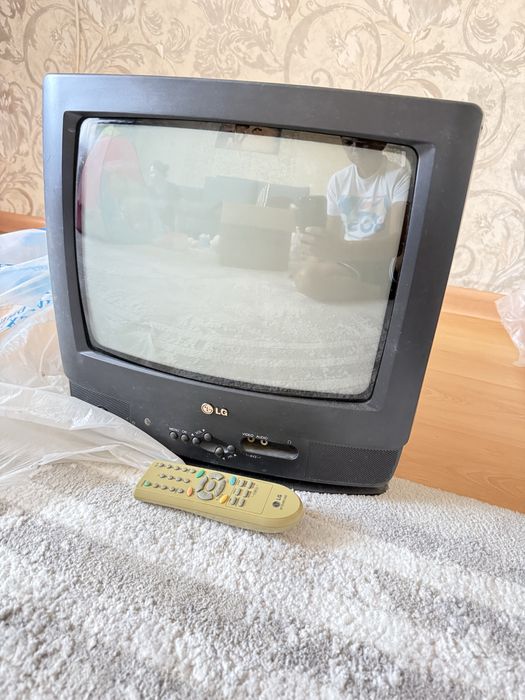 Телевизор не большой