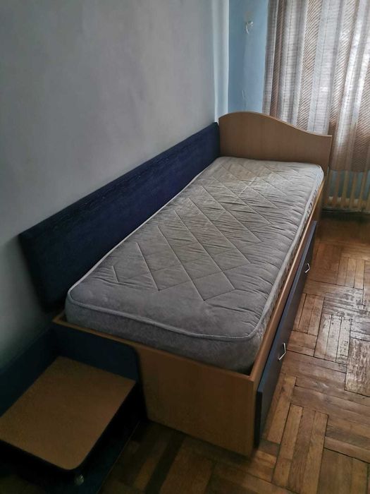 Inchiriez apartament cu 3 camare - Zona Energiei