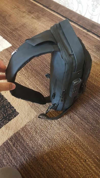 Sumka yonga taqiladigan. Xitoyniki