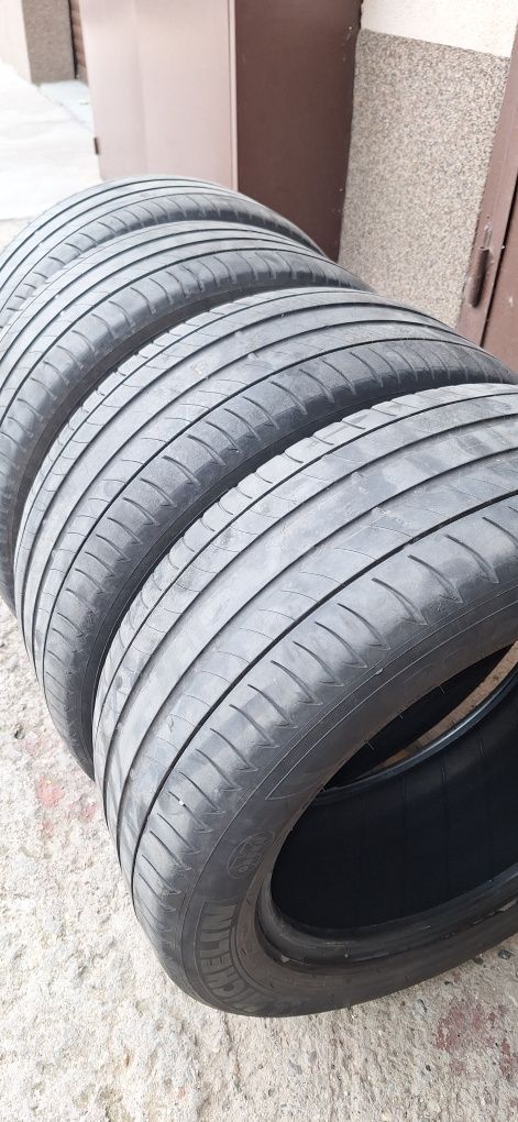 235 50 R17 Мишелин летни