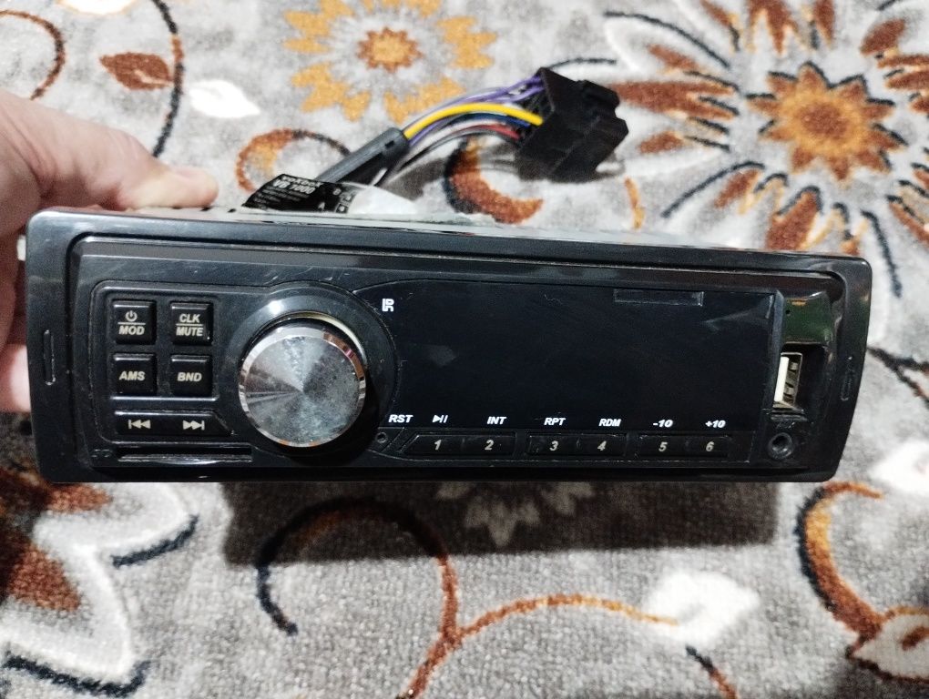 Radio-Casetofon auto !