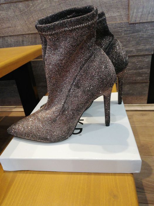 Botine tip șosetă cu sclipici