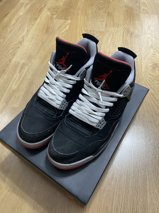 Air Jordan 4 "Bred"