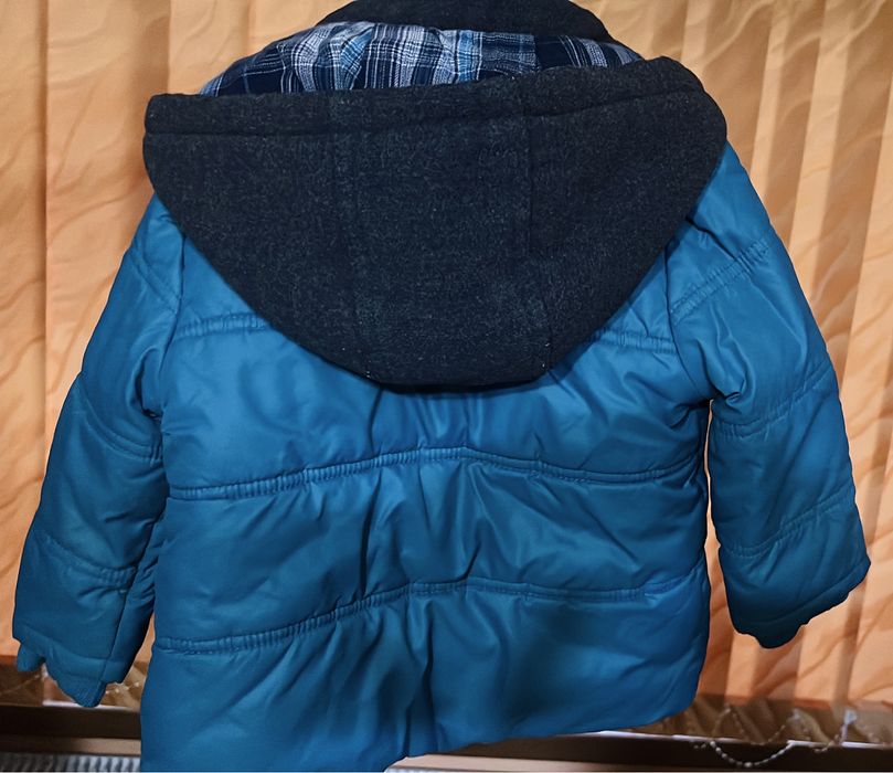 Geaca cu gluga marimea 80