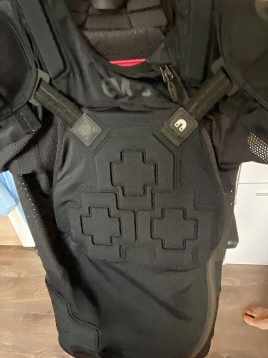 Протектор за тяло S размер evoc pro black