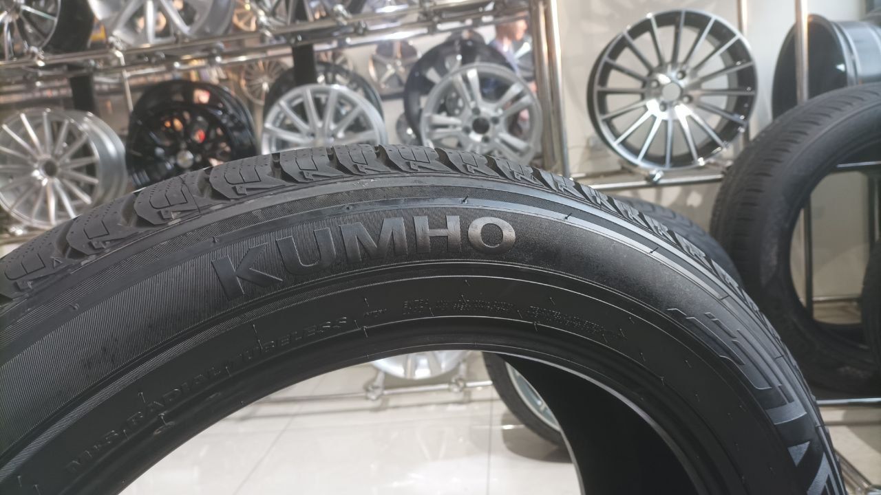 Balon shina Kumho grugen HT51 265/50R20