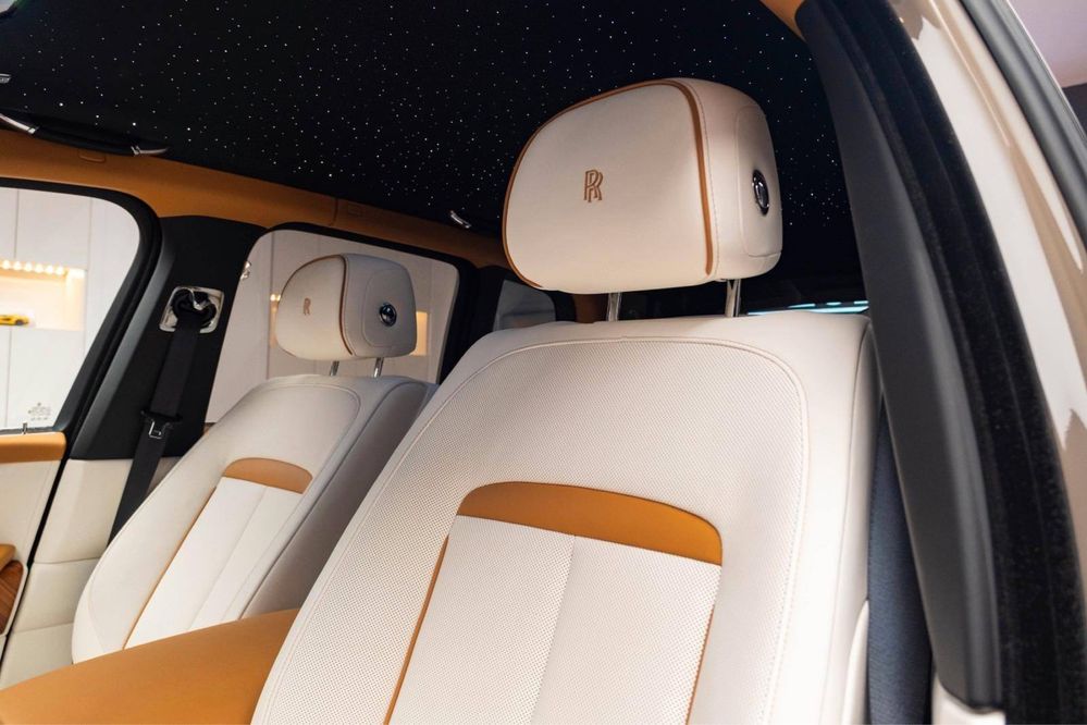Rolls-Royce Cullinan Silver Badge