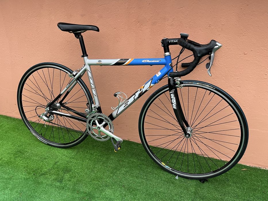 Като Нов Алуминиев Шосеен Велосипед BH 28цола 2х9 Внос Германия