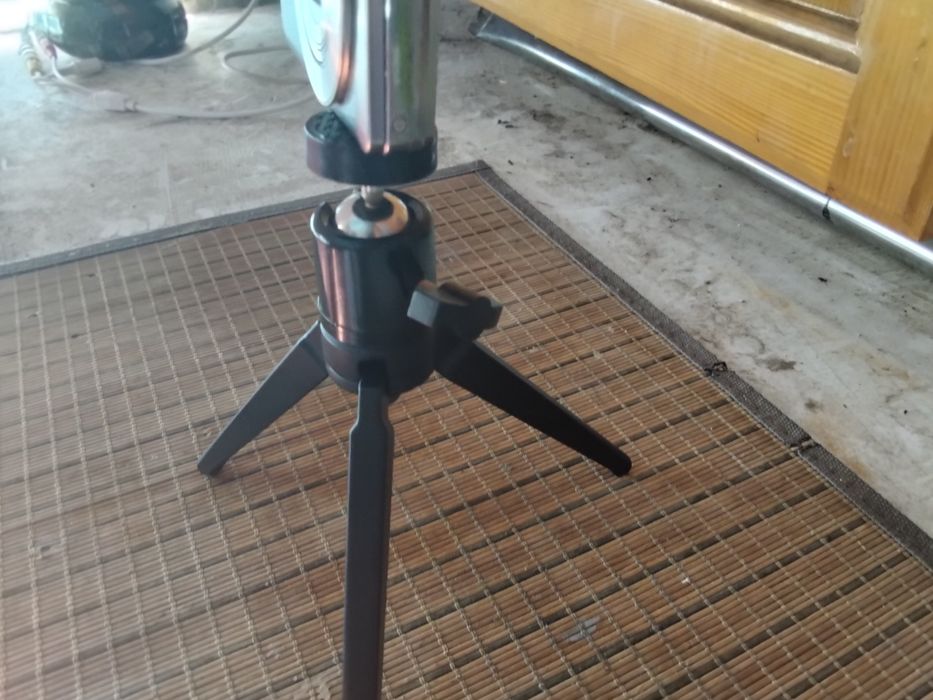 Оригинална растягаща се немска стойка за камери и фотоапарати