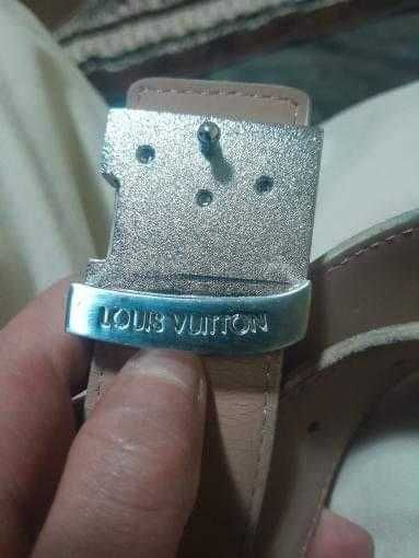 Vand curea Louis Vuitton aproape noua la un pret foarte bun