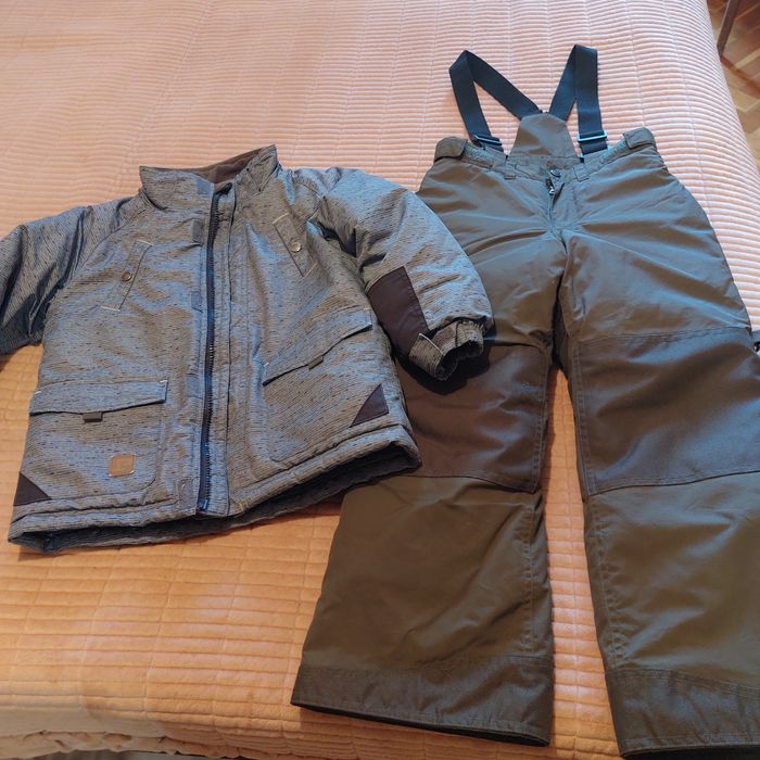 Продам костюм зимний на мальчика 6, 7 лет б/у состояние хорошее,.