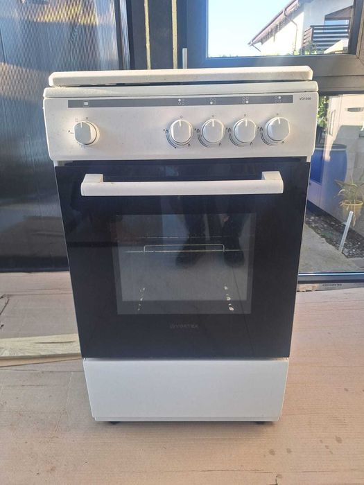 Aragaz 4 ochiuri Vortex(aproape nou)