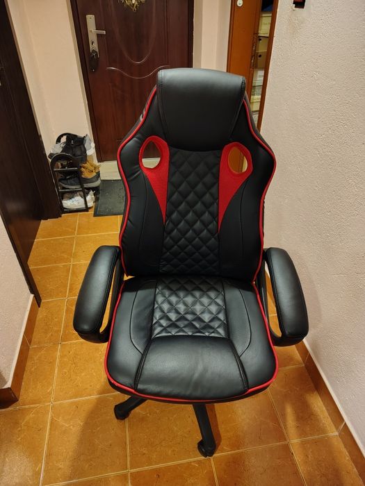 Продавам Геймърски стол