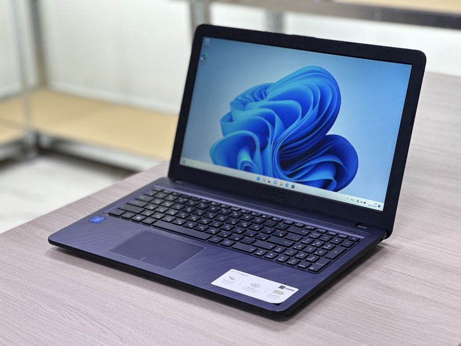 Ноутбук ASUS 2022 года в идеальном состоянии / kaspi 0-0-12