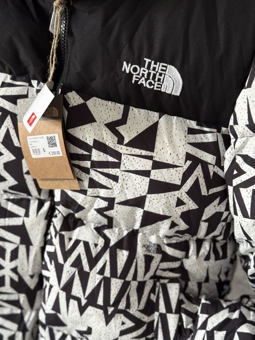 Geaca North Face off white balenciaga