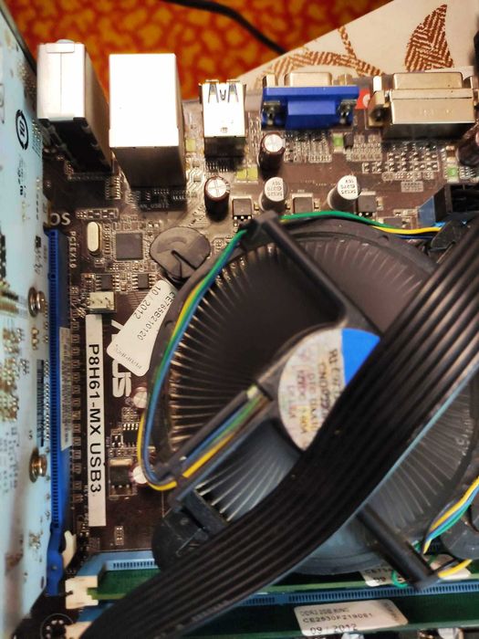 Kit i3 , placa de baza Asus +i3 + 4gb ram + cooler
