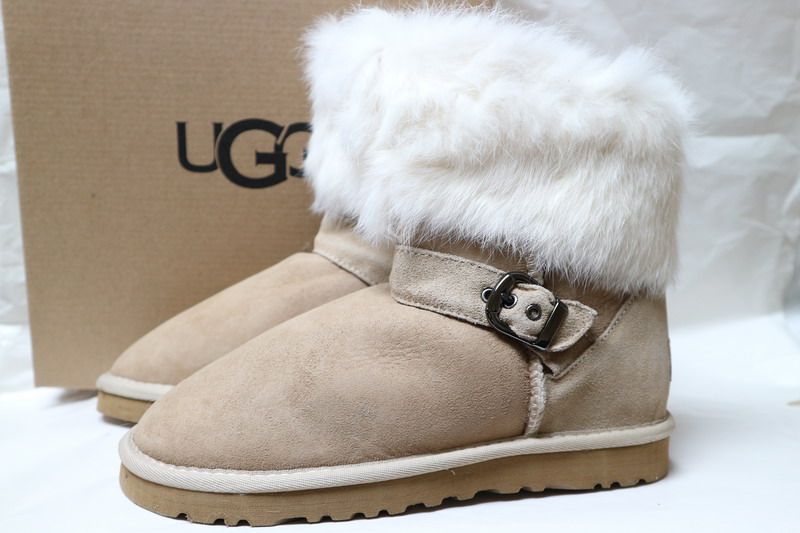 Cizme dama Ugg Nr. 35 australia bej 70 RON - super reducere 2024