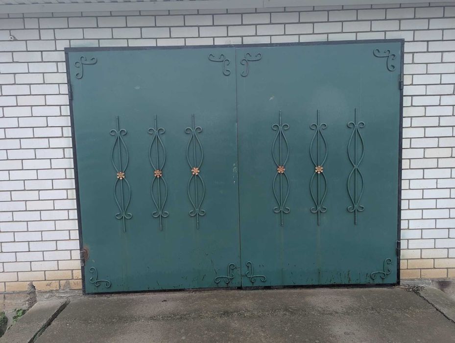 Продам гаражные ворота