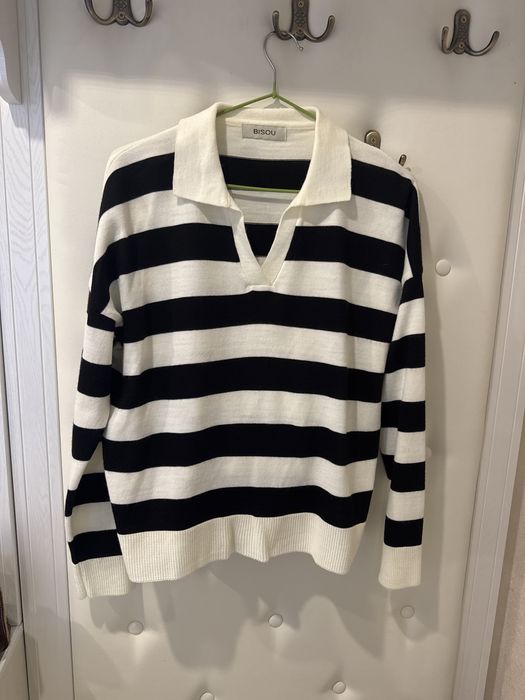 Кофточка новая , размер 42-44 , новая ,цена 3000