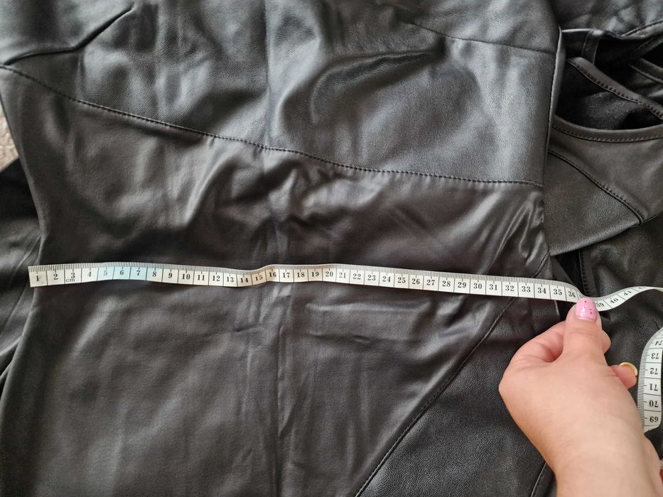 Рокля кожена еластична - 20 лв.