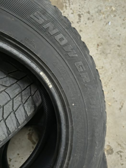 Зимни гуми за джип 215 70 16