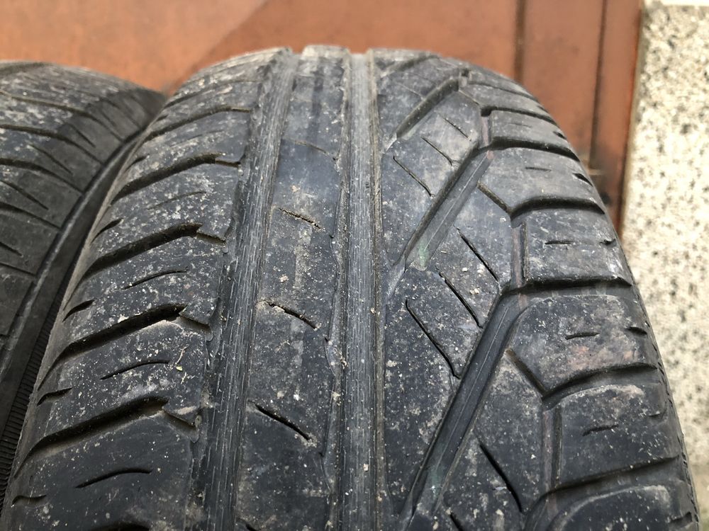 Летни гуми UNIROYAL 185 65 15 2 броя дот 0818