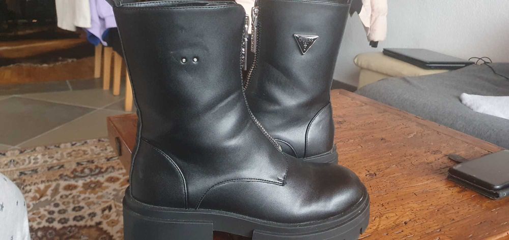 Ботуши Guess .  .