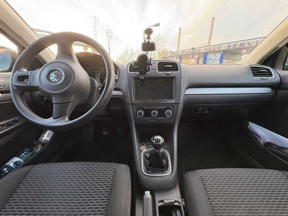 Vând VW Golf 6 Break (2011) - 1.6 TDI - Navigație - Proprietar
