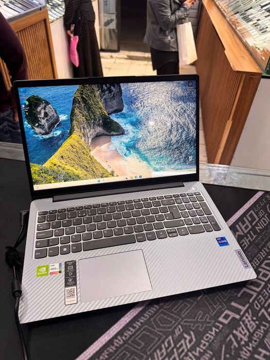 Lenovo core i7-1165G7 yangidek