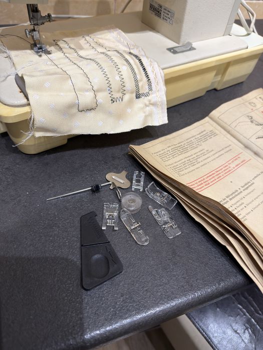 Masina de cusut brodat festonat diverse programe Veritas