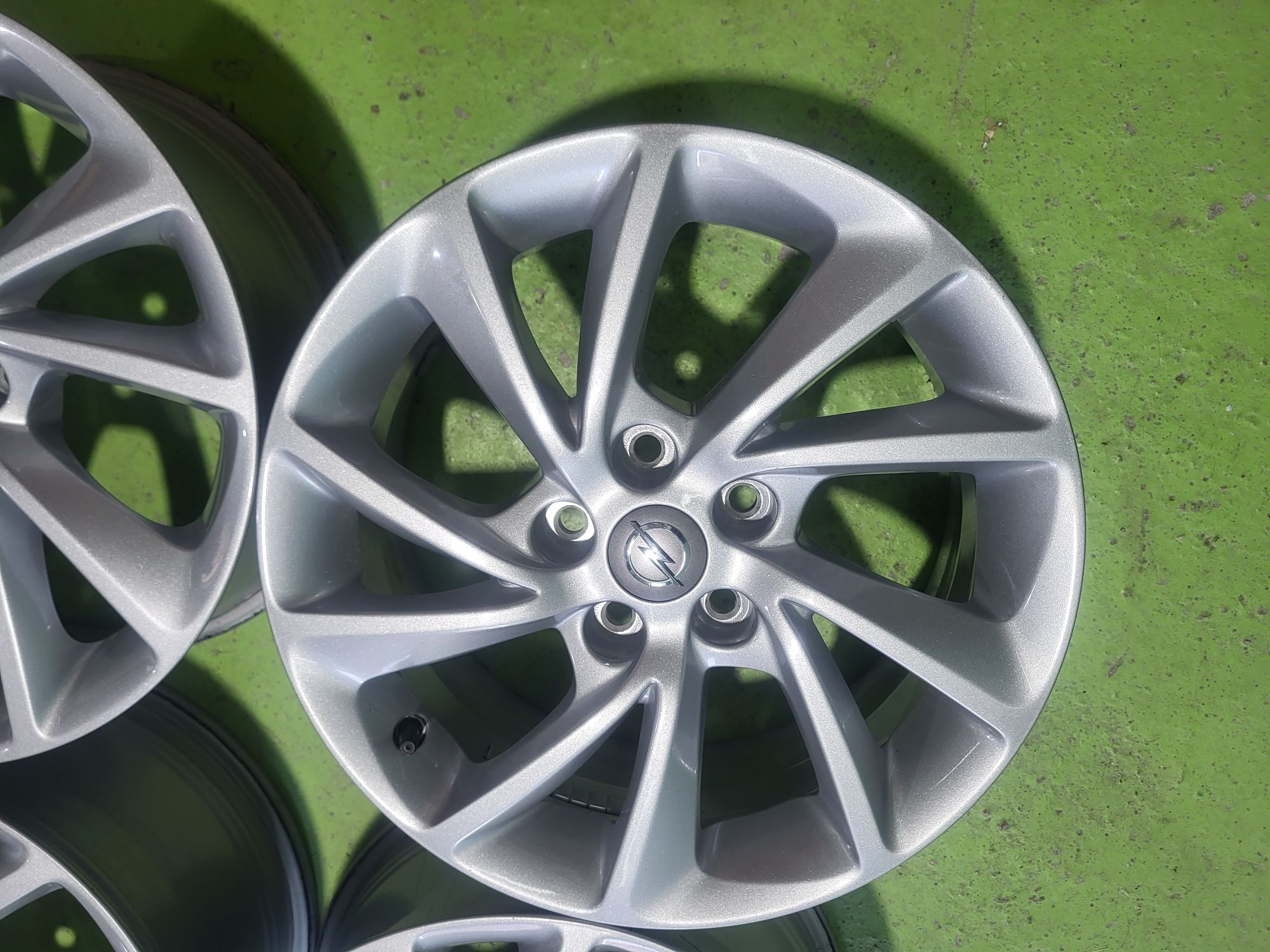 16 5x105 Opel лети джанти 5х105 опел