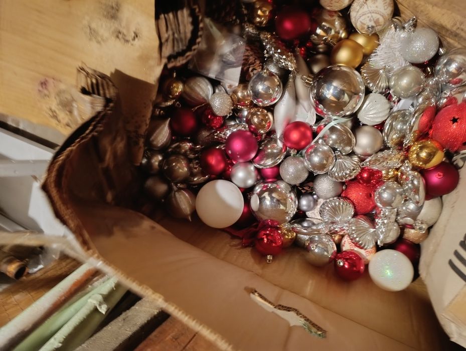 Коледно-новогодишни играчки