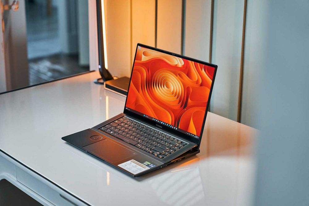 ASUS Zenbook Pro 16X OLED - i9 – RTX 4080 – 32GB RAM