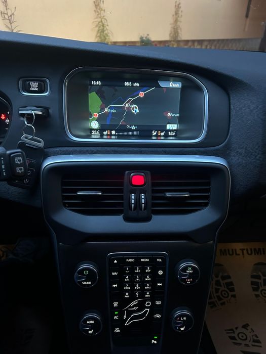 Vând Volvo v40 2.0 Diesel 2015 adus recent din Germania