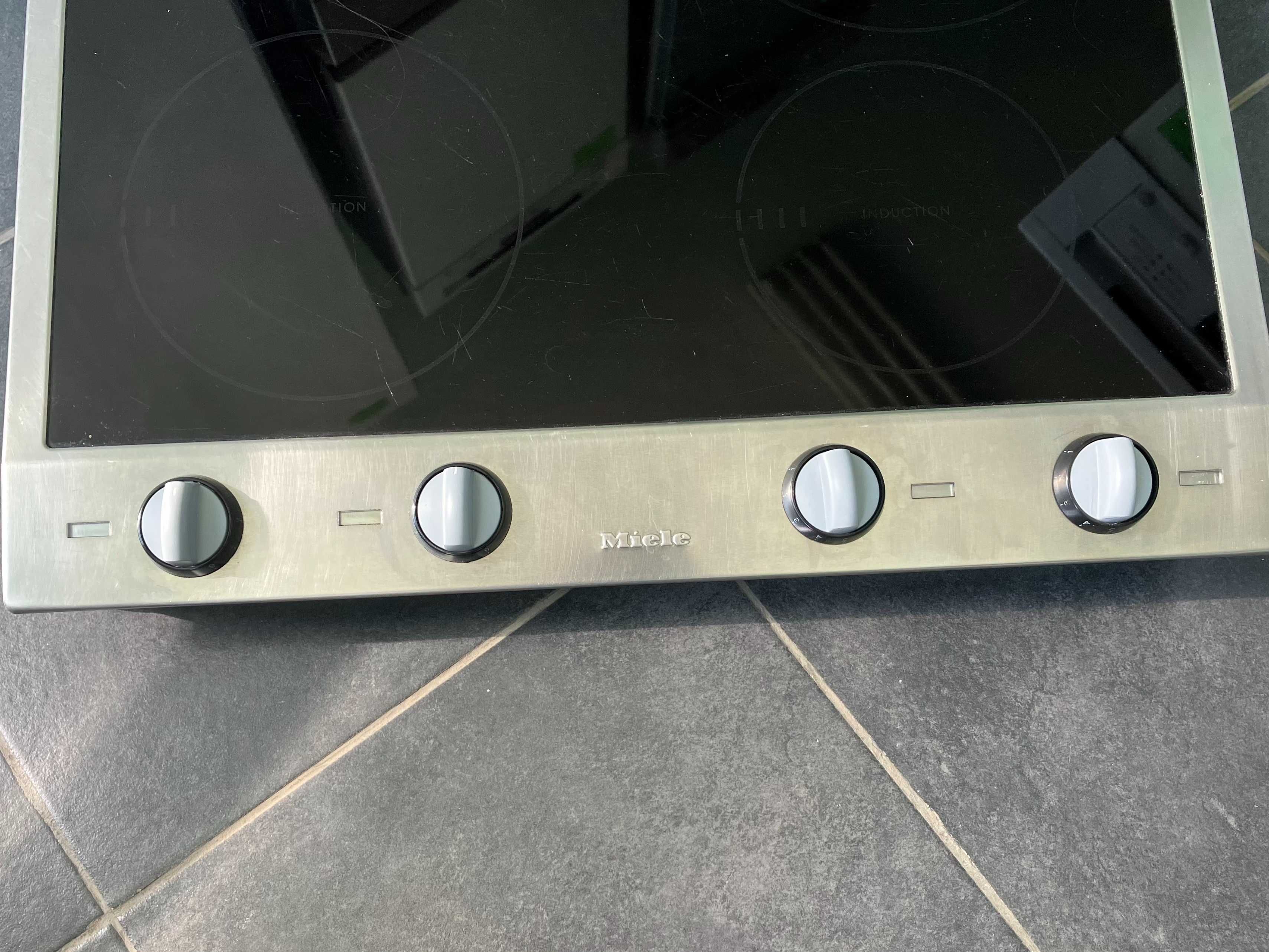 Професионален индукционен плот Miele CS-1234 - Pro Line