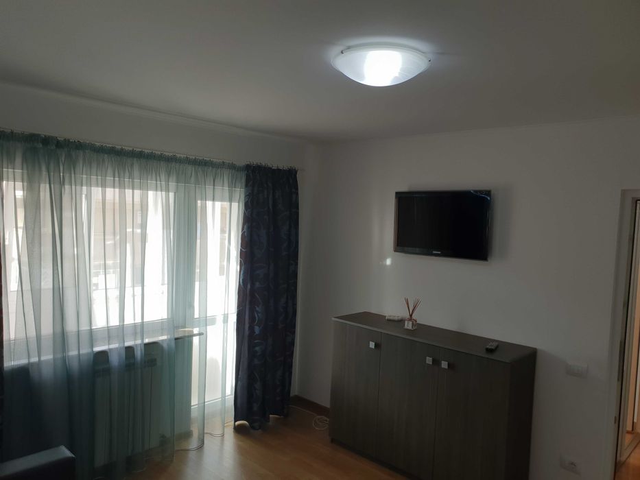 Inchiriez apartament 1 camera, Casa Cartii, et.2.