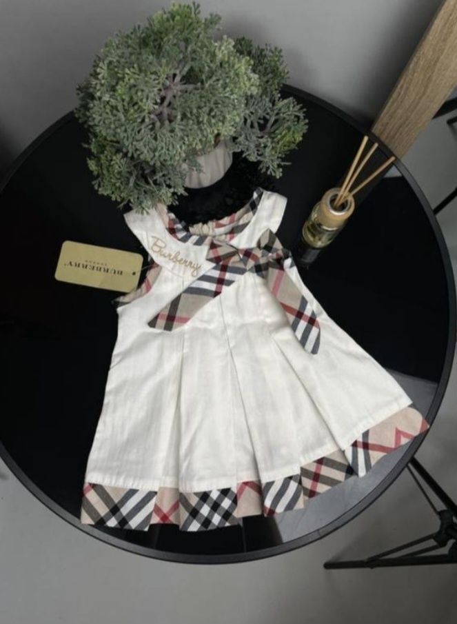 Детска рокля 116 Burberry