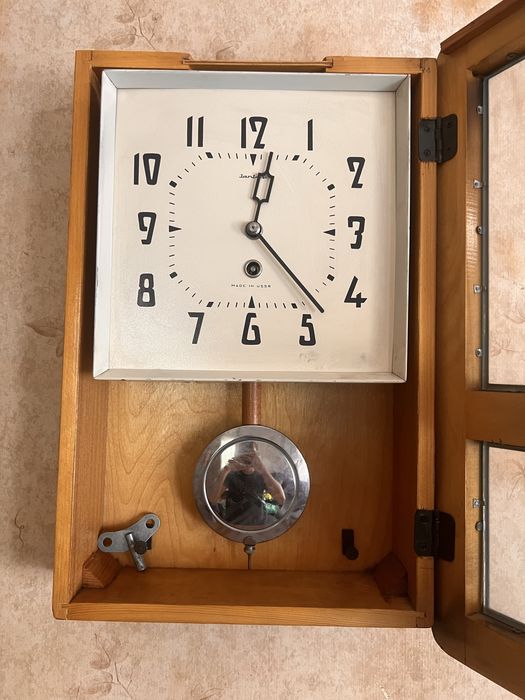 Антикварен часовник