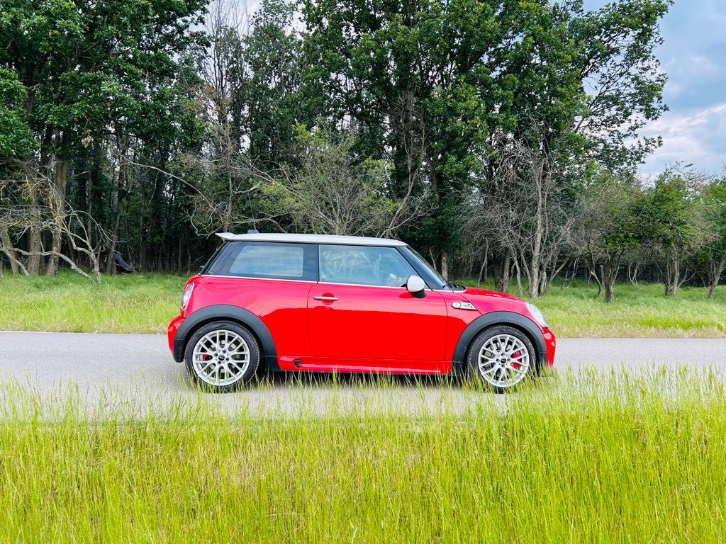 Mini John Cooper Works 1.6 Turbo 211 CP bine întreținută