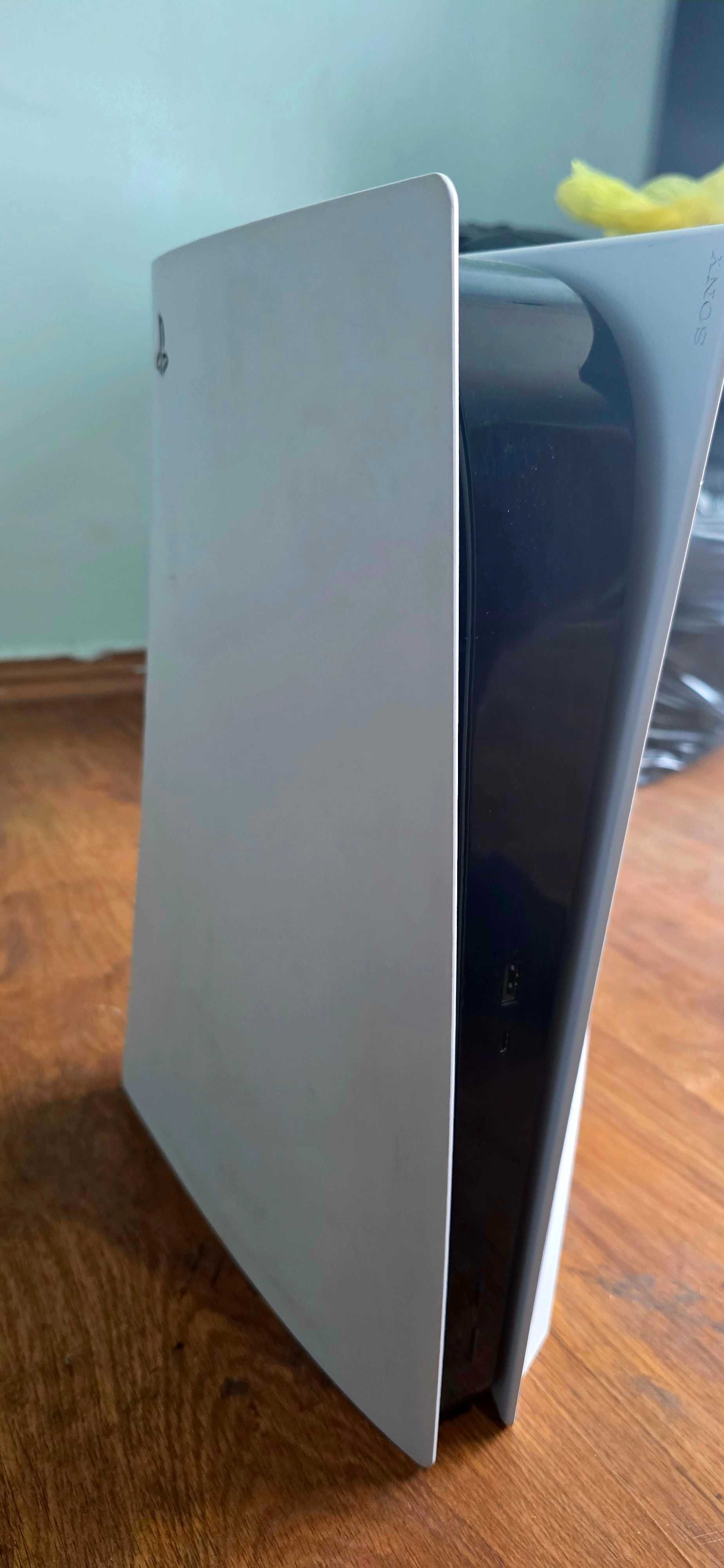 продавам PlayStation 5