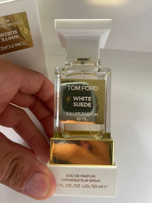 Vând EDP Tom Ford White Suede 50 ml