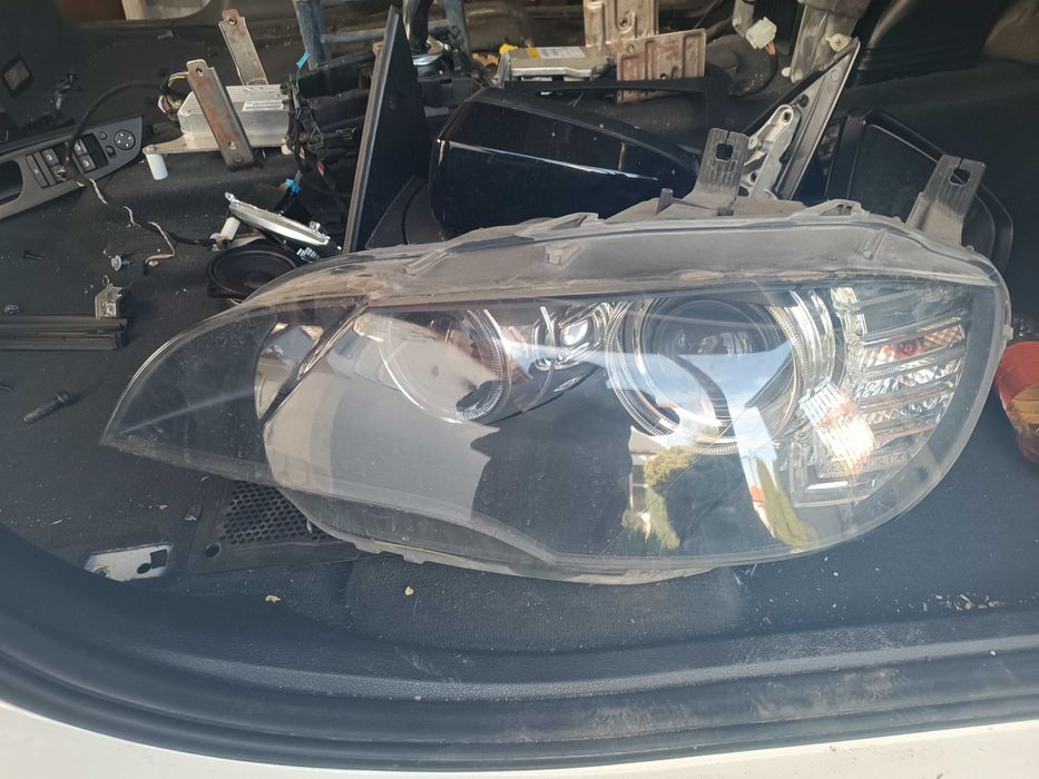 Фарове БМВ Х6 Е71 ляв десен фар BMW X5 E70 ксенон