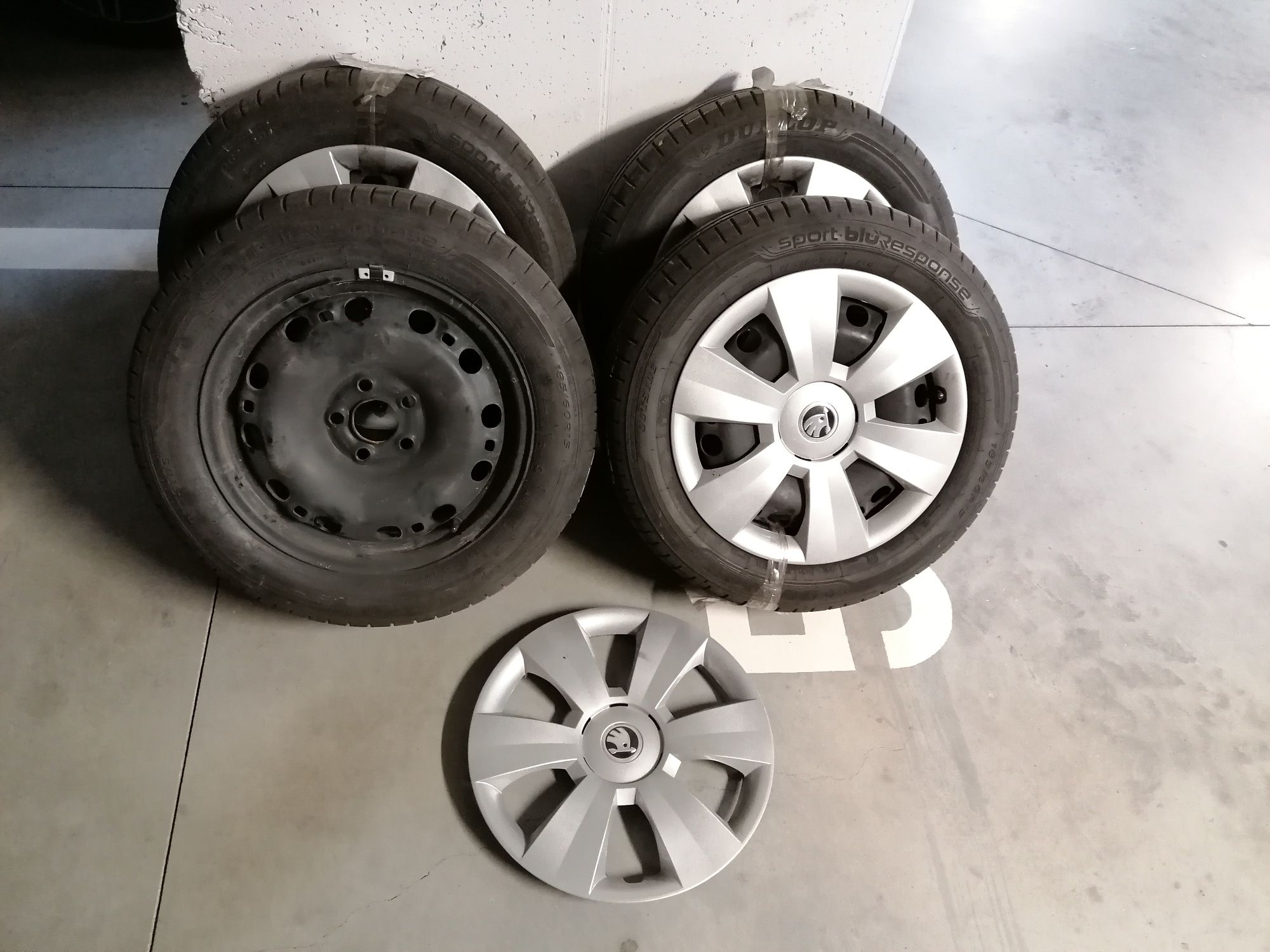 Vând Dunlop Sport Blue Response 185/60R15